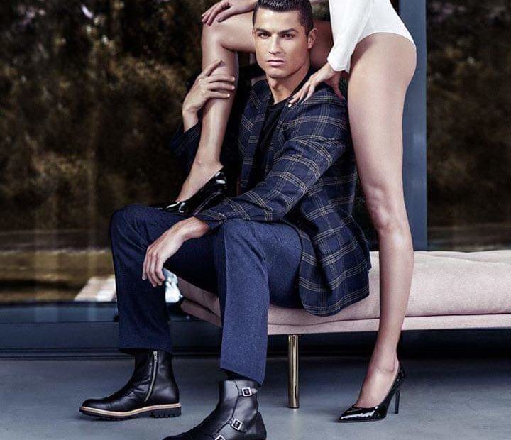 CRISTIANO RONALDO  LE JOUEUR LE MIEUX HABILL   DU MONDE 